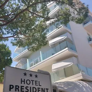 3* Hotell President